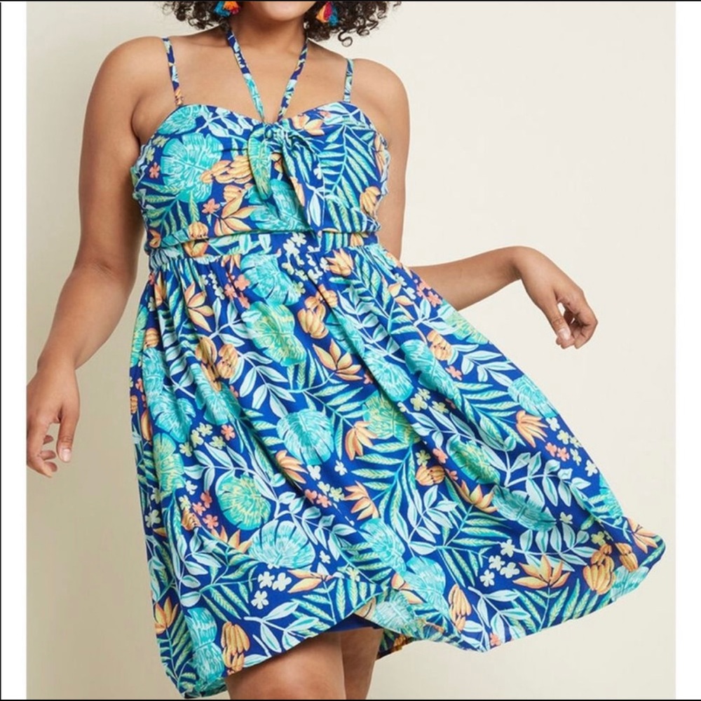 ModCloth Guests Welcome Convertible A-Line Halter Spaghetti Strap Dress Size M